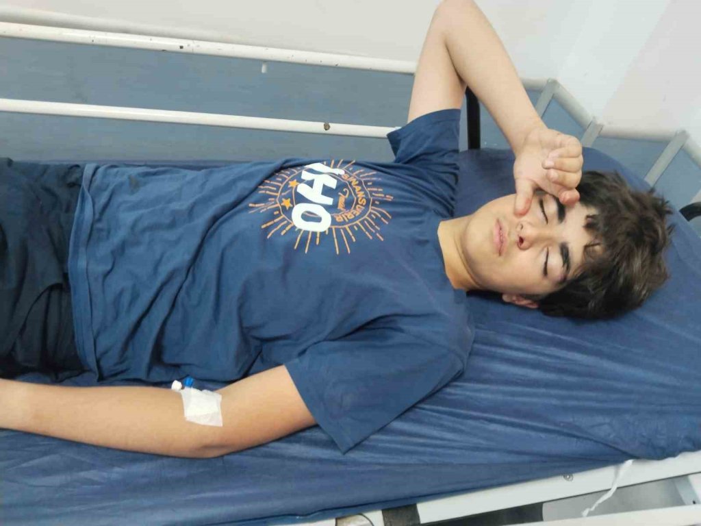 Voleybol filesine takılan öğrenci ölümden döndü