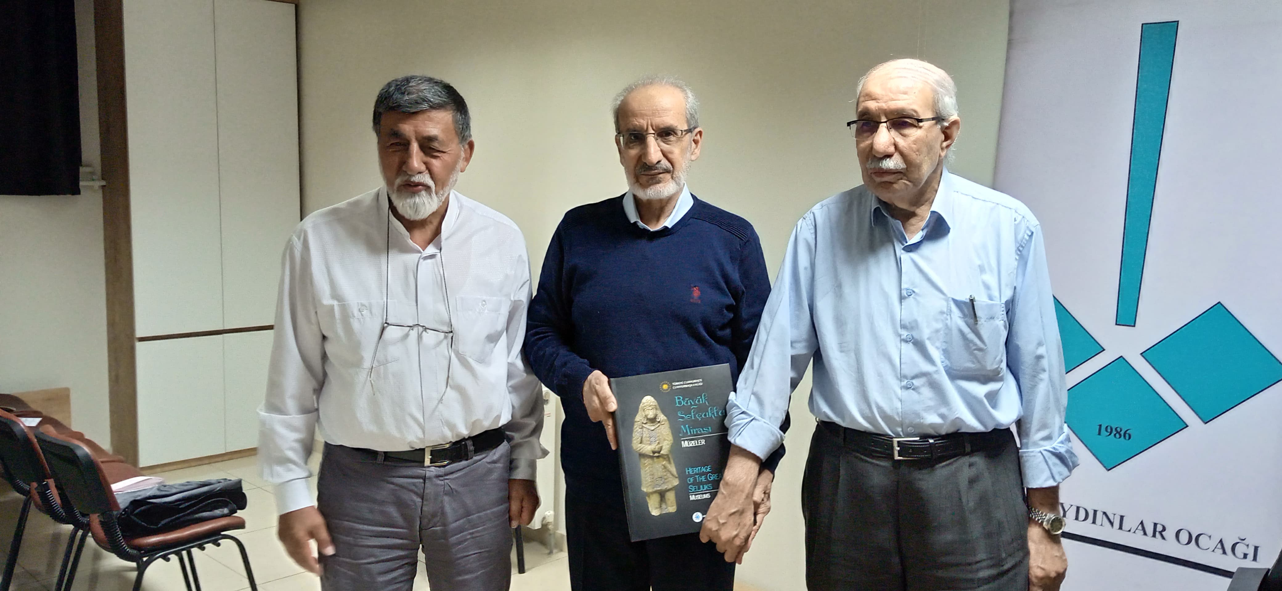 Konya Aydınlar Ocağı' nda Tefsir Yazarı Prof. Şimşek anıldı