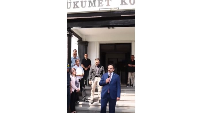 Halkın gönlünde taht kuran kaymakam, ilçe halkına yerel şiveyle veda etti