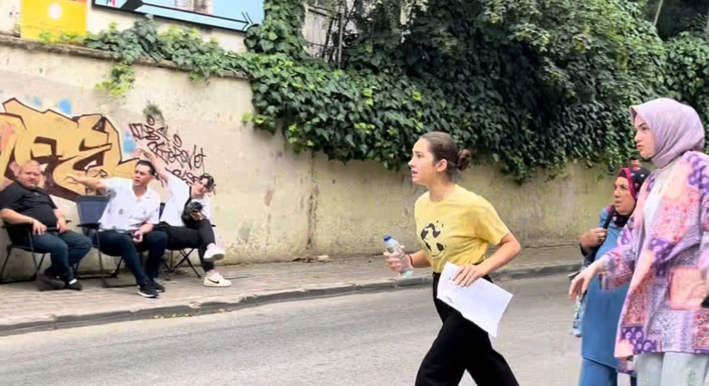 YKS'de film sahnesini aratmayan anlar: 1 dakika kala böyle yetişti
