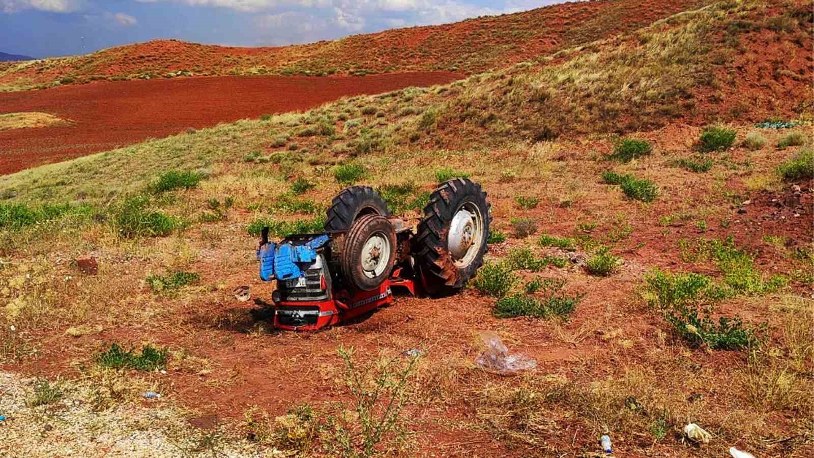 Traktör kazası: Sürücü hayatını kaybetti, eşi ağır yaralandı