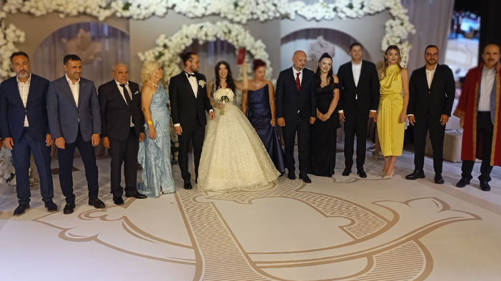 Bertuğ ve Cansu dünya evine girdi