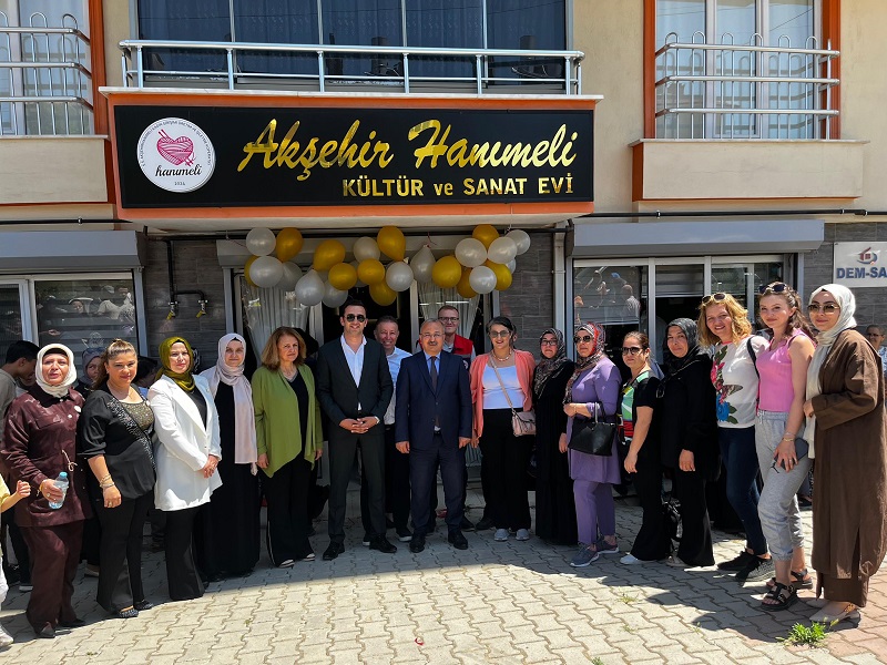Konya'nın ilçesinde 7 kadın girişimci kurdu: Açılışta yoğun ilgi