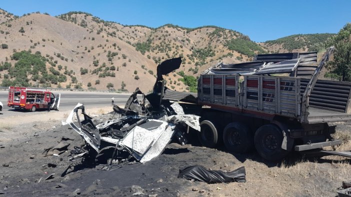 Bingöl’de demir tozu taşıyan tır devrildi: 1 ölü
