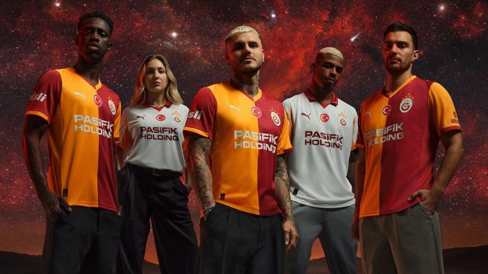 Galatasaray’ın yeni sezon formaları taraftarın beğenisine sunuldu
