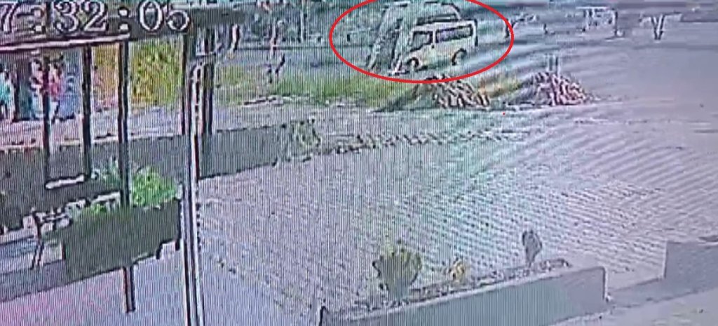 Defalarca takla atan minibüsün 18 yaşındaki sürücüsü öldü