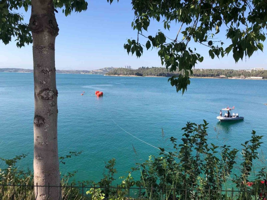 Seyhan Baraj Gölü’ne düşmüştü, enkazı çıkartıldı