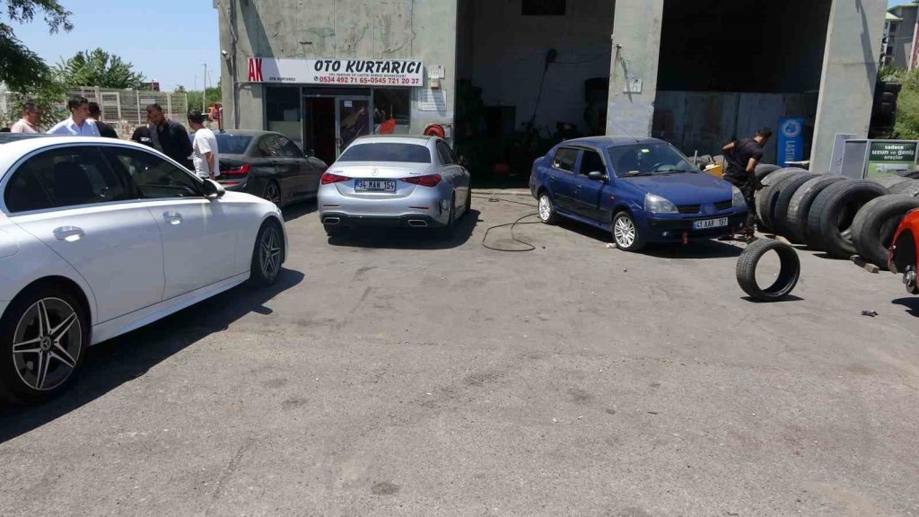 Yol çalışması tuzağa döndü: Soluğu lastikçide aldılar