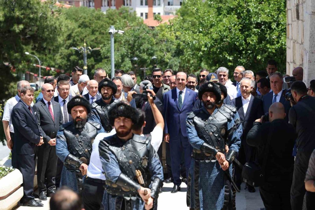 Konya’nın darülmülk oluşunun 928. yıl dönümü kutlamaları yapıldı