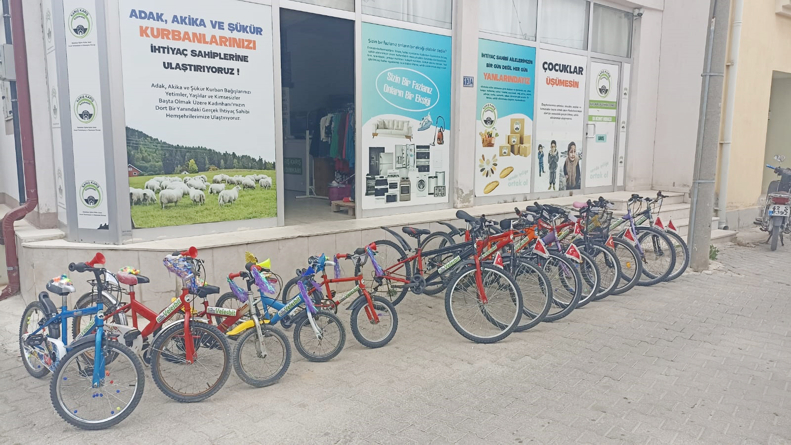 Konya'daki bu ilçede kömürlükten çıkan bisikletler çocukların yüzünü güldürüyor!
