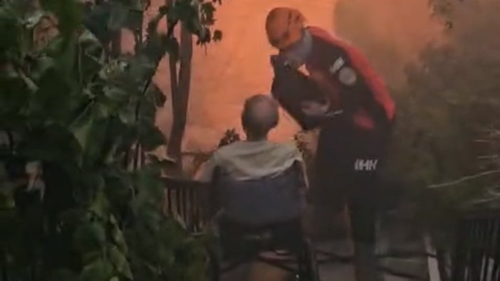 İzmir’deki yangından duygu dolu görüntüler