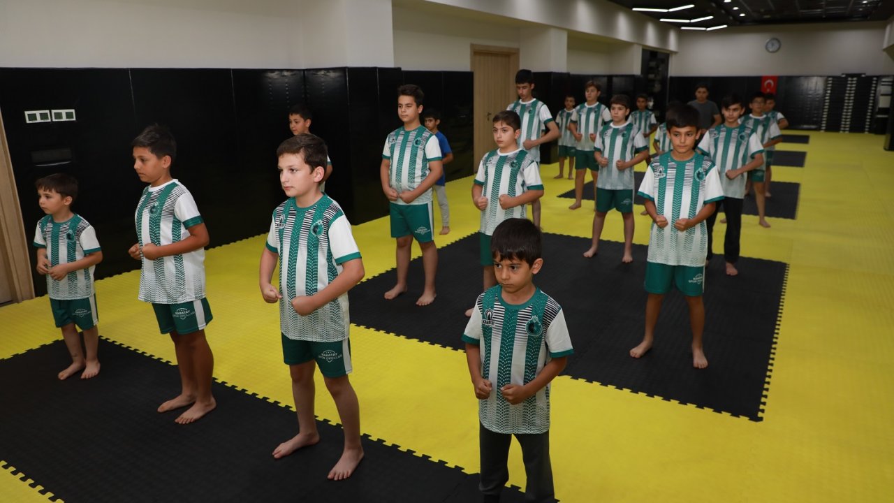 Karatay'da yaz spor okulları başladı