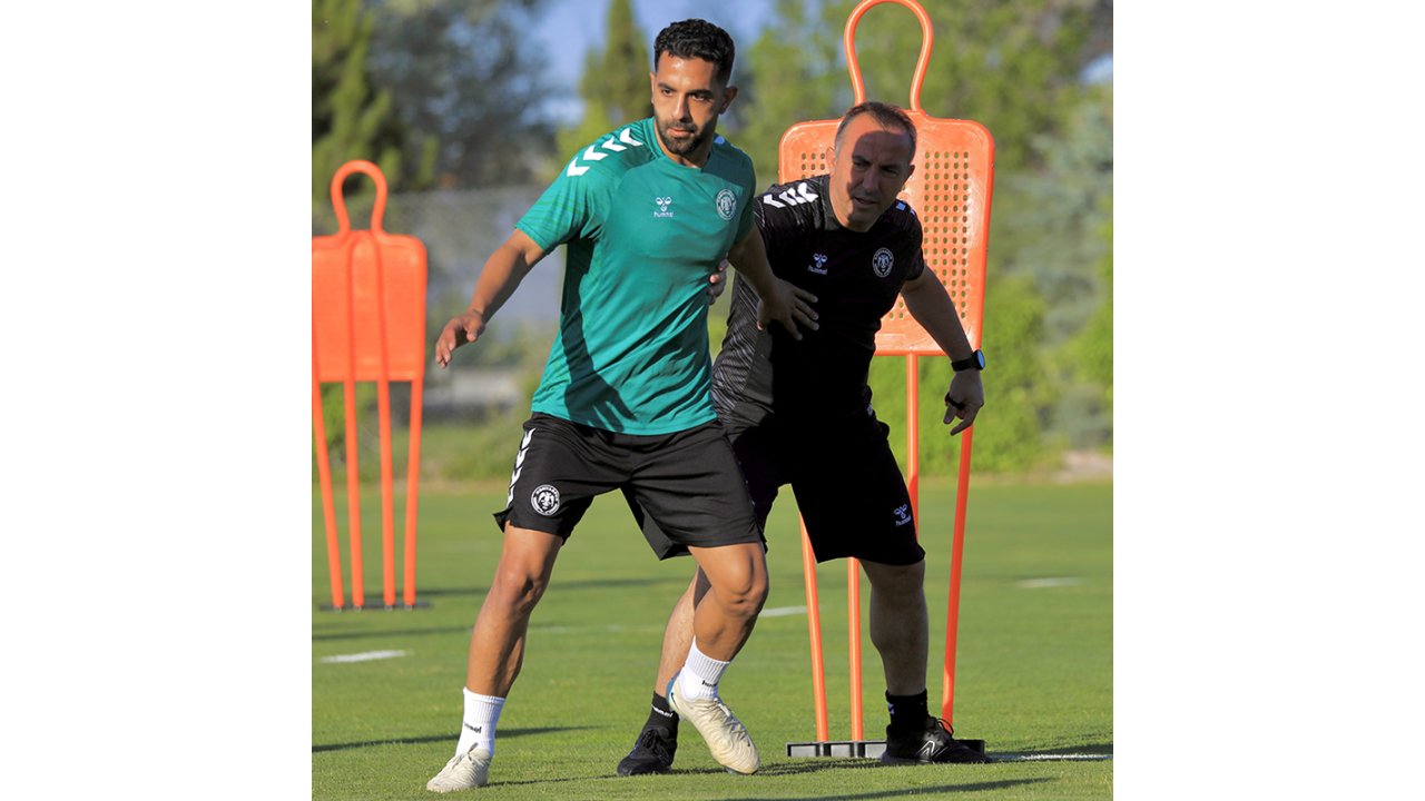 Konyaspor günü çift antrenmanla tamamladı