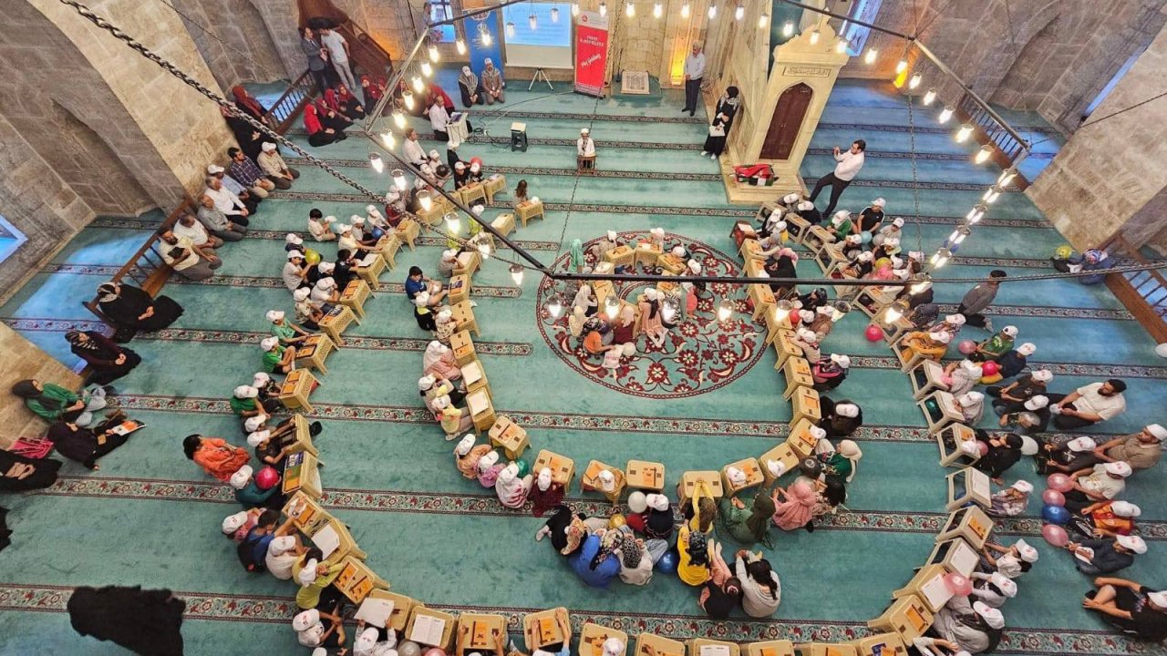 Konya'da 'Charlie Hebdo'culara kriz geçirtecek görüntüler!