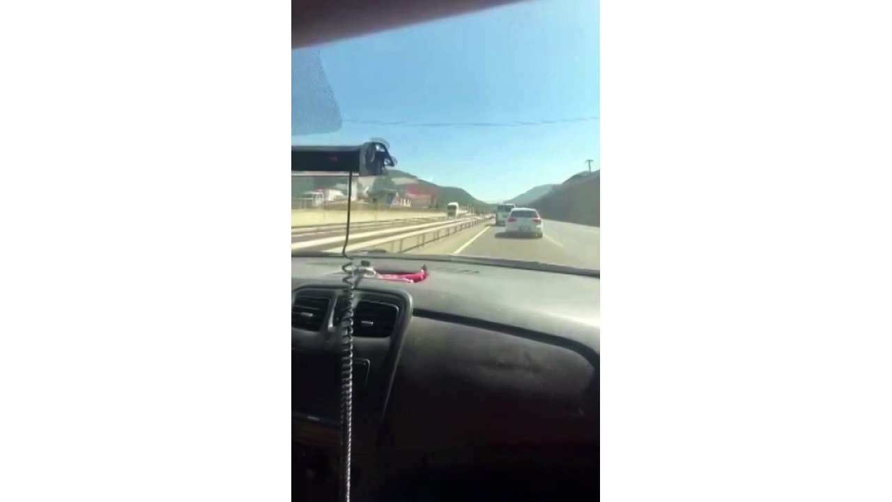 Sirenleri umursamayıp, orman yangına giden ekibe yol vermemişti: O sürücüye ceza kesildi