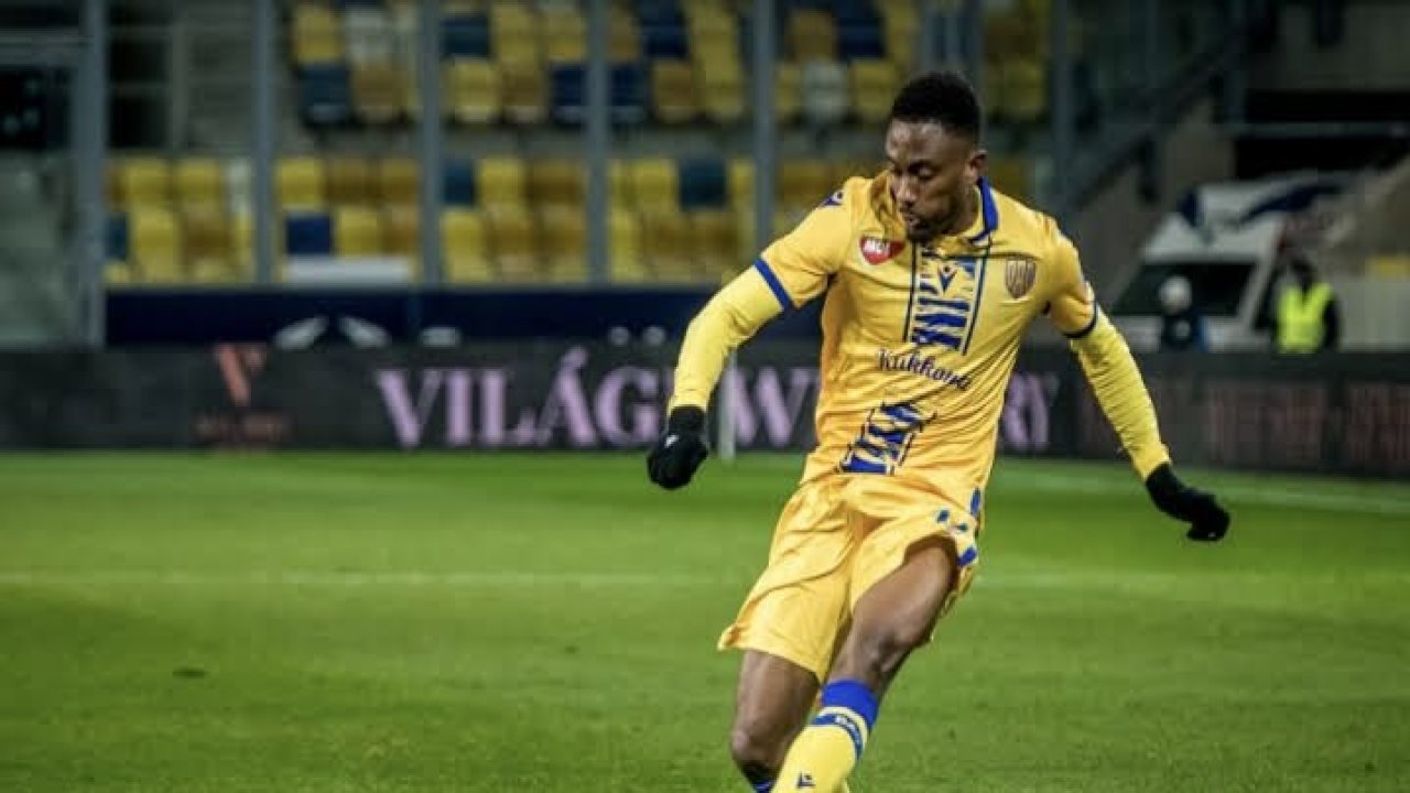 Konyaspor sağ bekine kavuşuyor