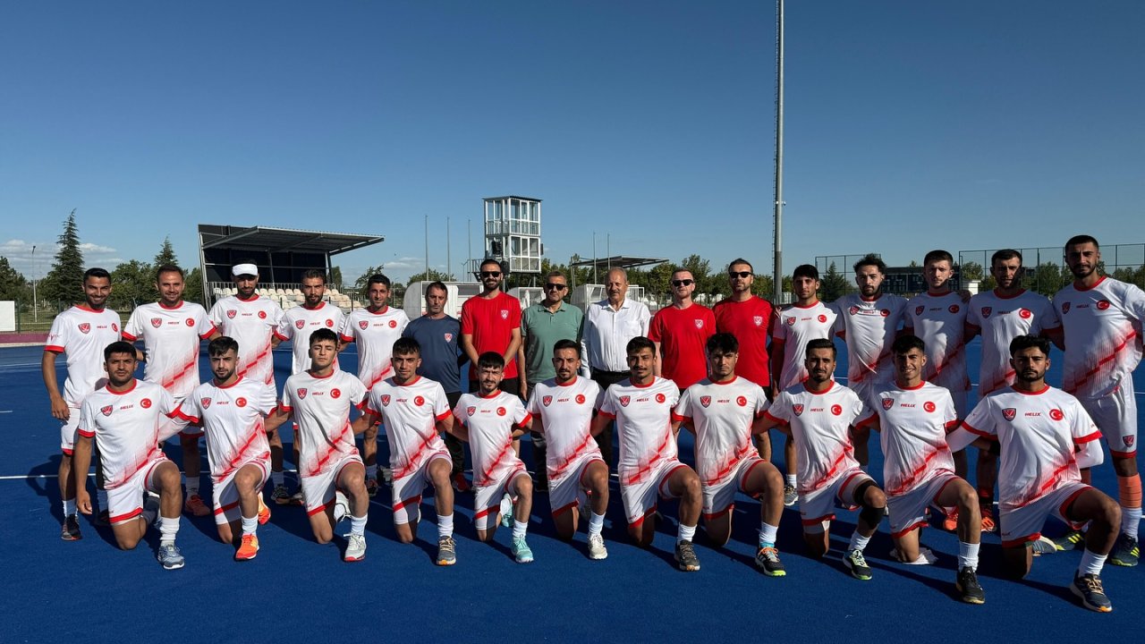 Selçuklu Hokey Takımı'ndan milli takıma destek
