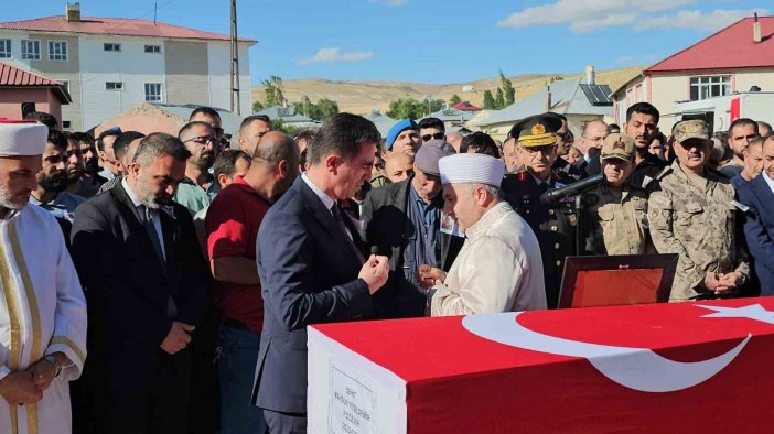 Şehit Mahsun Yeşildemir gözyaşları arasında son yolculuğuna uğurlandı