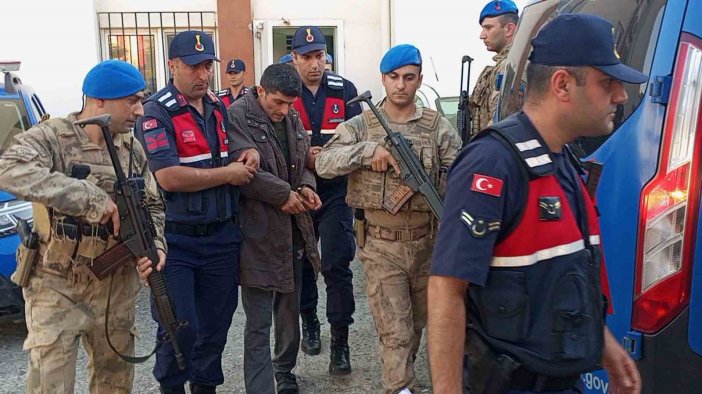 Eşini bıçaklayarak öldüren adam tutuklandı