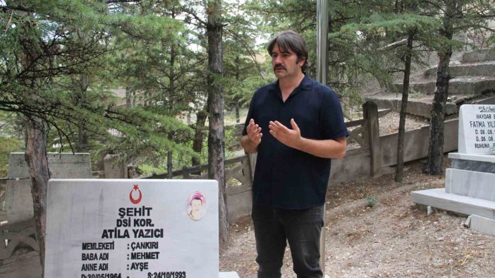 Haberlerden etkilendi 8 yılda 8 bin şehidin kabrini ziyaret etti