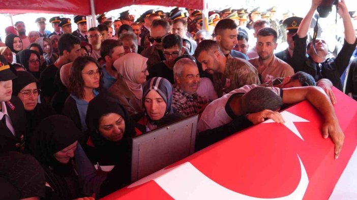 Şehit Sözleşmeli Er Ahmet Kuşak, son yolculuğuna uğurlandı