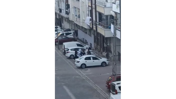 Küfür tartışmasında ortalık karıştı: Tekme tokat birbirine girdiler