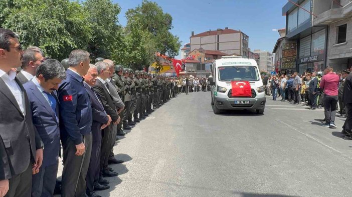 Aksaraylı şehit Özkan Özkanlı dualarla son yolculuğuna uğurlandı