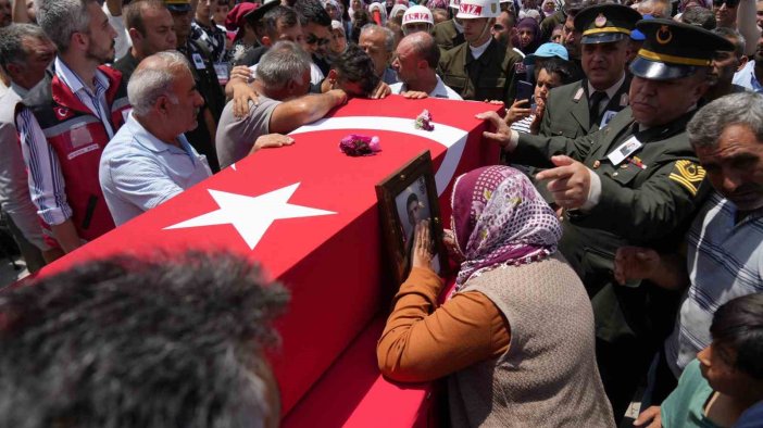 Şehit Uzman Çavuş Enver Yaman son yolculuğuna uğurlandı