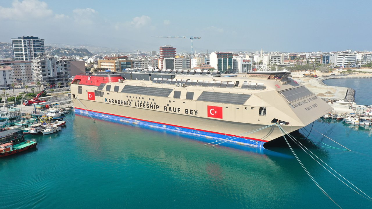 "Yüzer okul" görevini tamamladı