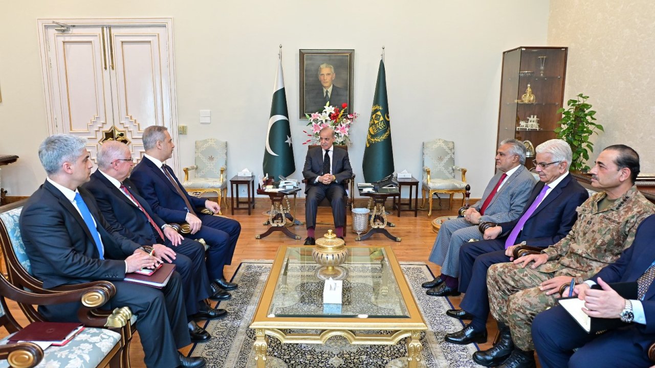Dışişleri Bakanı Fidan ile Milli Savunma Bakanı Güler, Pakistan Başbakanı Şahbaz Şerif ile görüştü