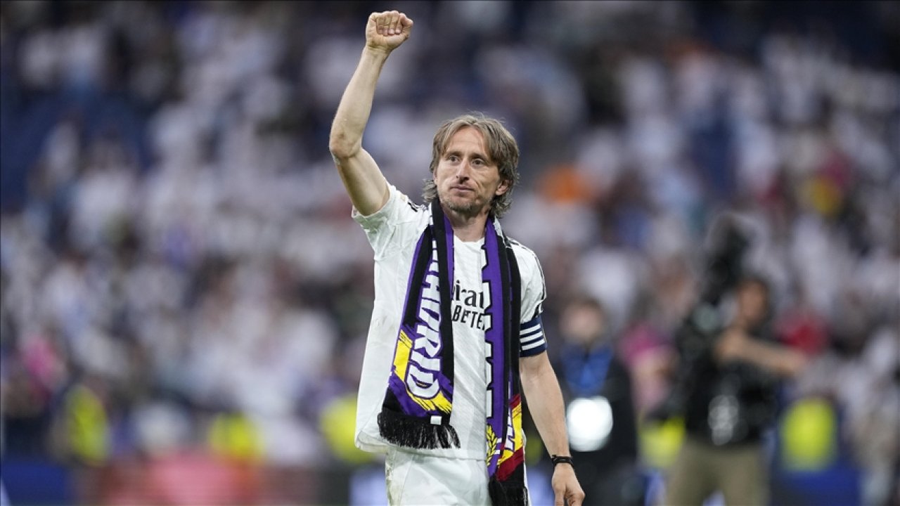 Efsane isim Modric Real Madrid'e veda etti