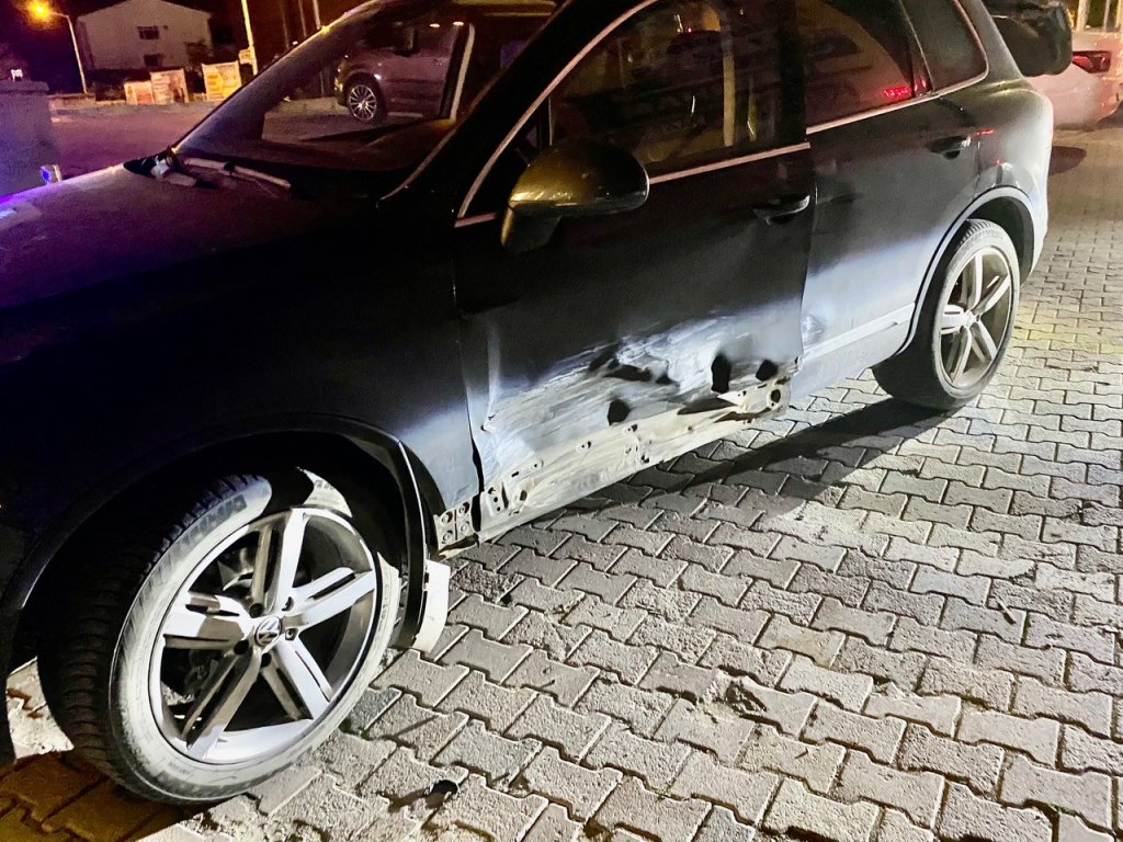Kulu’da otomobiller kırmızı ışıkta çarpıştı