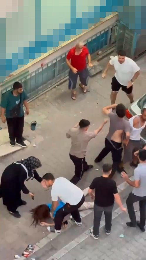 Kadın kasiyerle müşteri tartıştı: Eşi dayak yedi