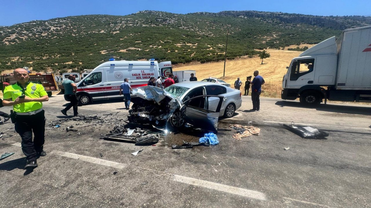 Isparta-Konya kara yolunda trafik kazası: 1 ölü, 9 yaralı