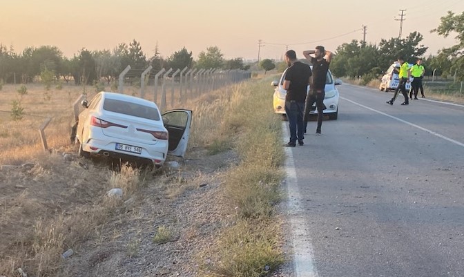Konya'da otomobil şarampole indi!