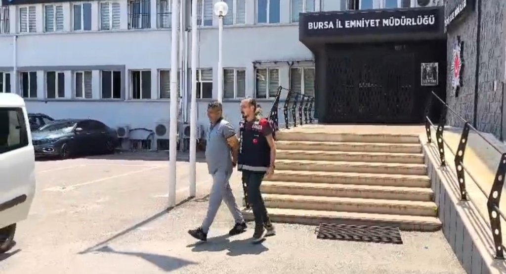 Film gibi olay!  'Kaymakamım' diye tanıttı, tören bile düzenledi
