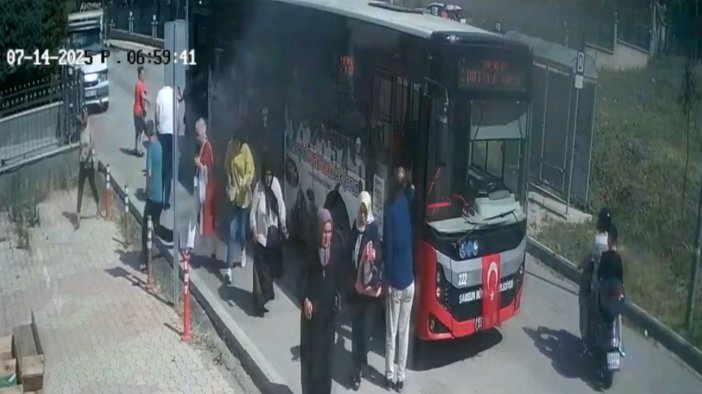 Samsun'un Atakum'da belediye otobüsü alev alev yandı