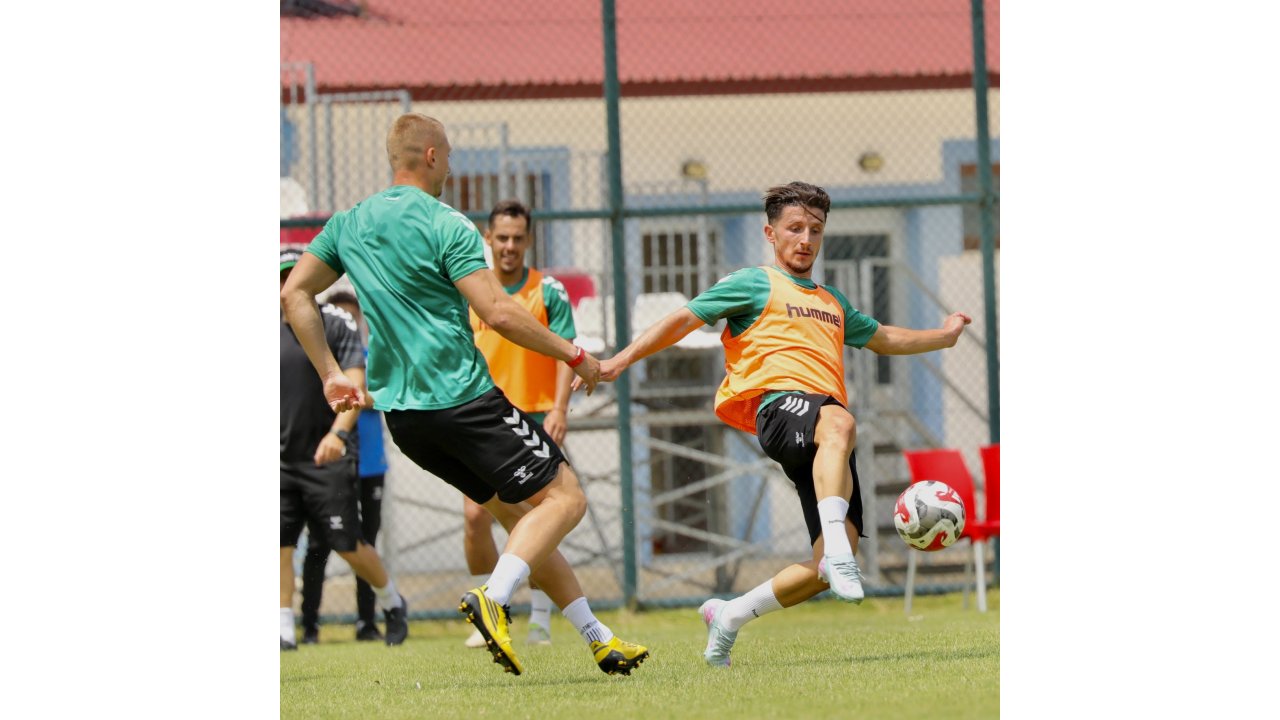 Konyaspor'da  hazırlık maçı sonrası Erzurum kampı devam ediyor