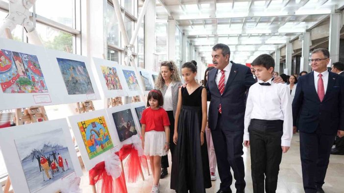 Bakan Tekin: "Pis koku CHP’li belediyelerin rüşvetle yargılandıkları sürecin içerisinden geliyor"