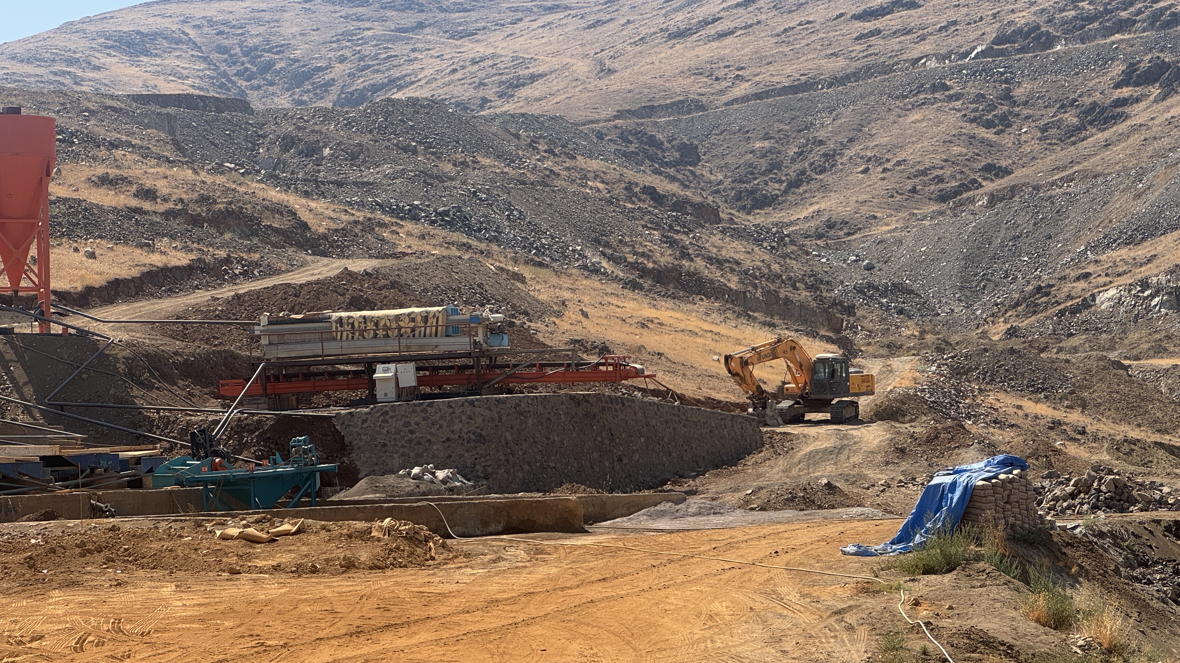 Kahramanmaraş'ta kamyonet ile inşaat malzemesi arasında kalan kişi öldü