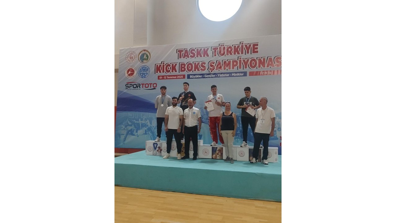 'Kick Boks’ta 3 madalya