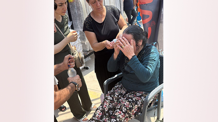 Mağaza açılışında izdiham, yaşlı kadın fenalık geçirdi