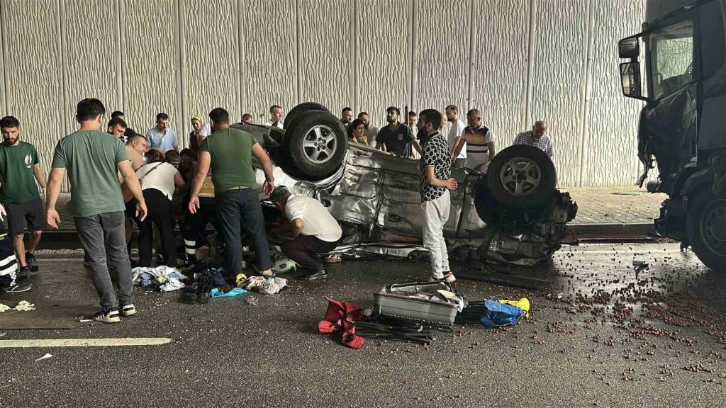 Katliam gibi kaza: 3 ölü, 4 yaralı