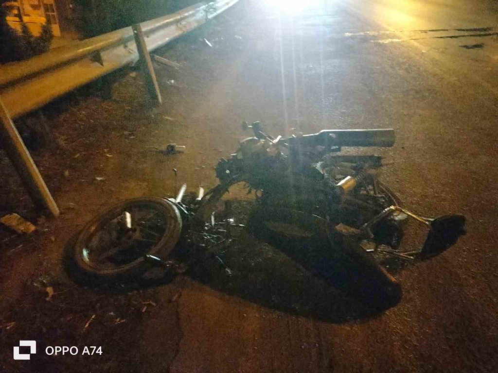 Motosikletle otomobil kaza yaptı; 1ölü, 1 yaralı