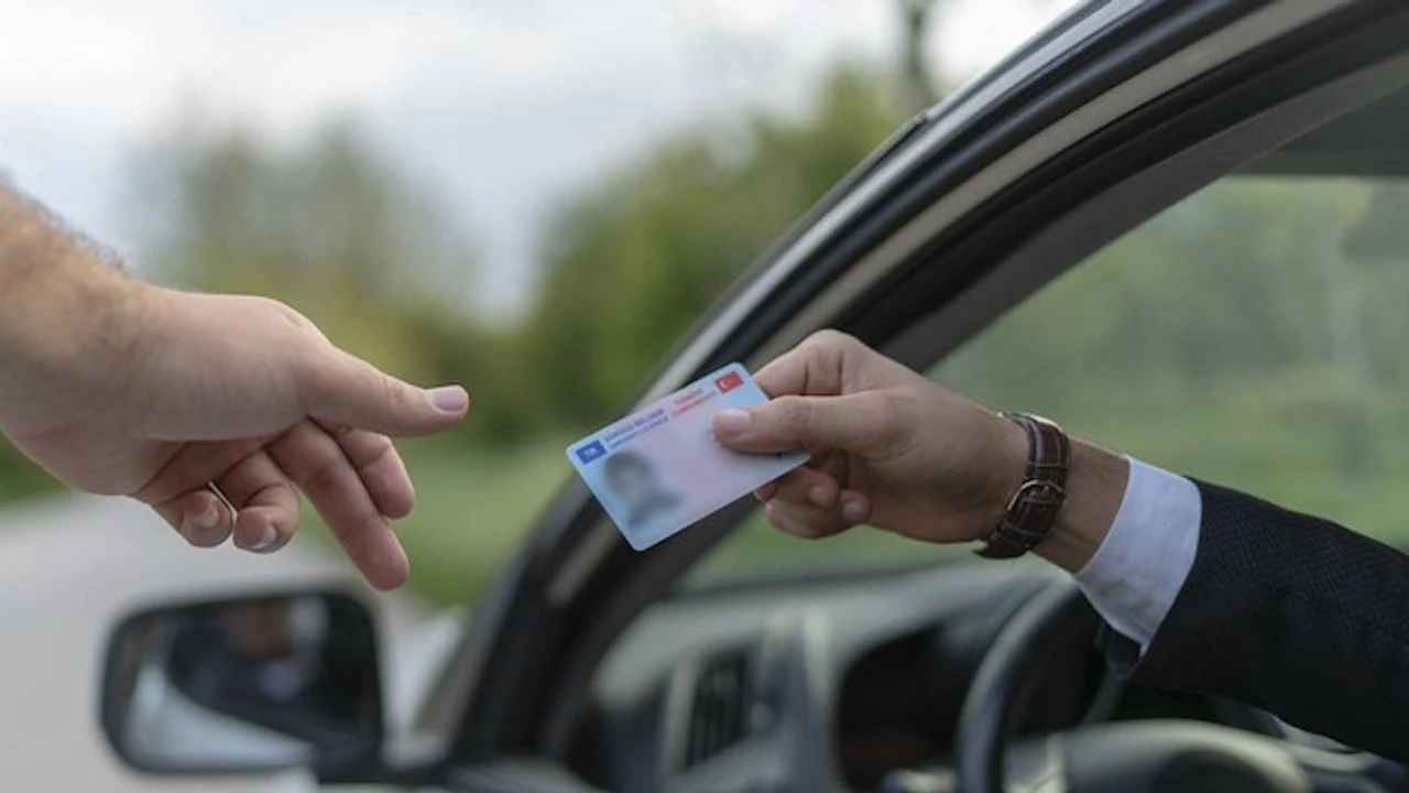 Son 10 gün: Değiştirilmezse 15 liradan 7 bin TL'ye çıkacak