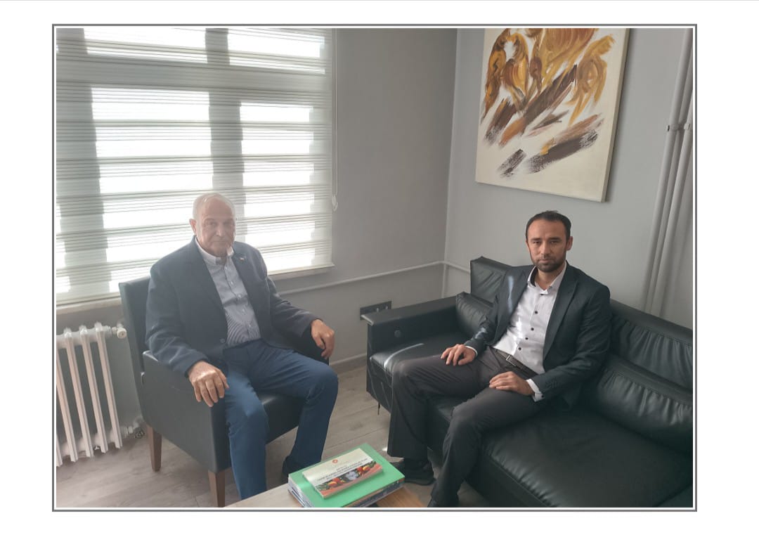 Konyalı eski milletvekili, öğretmen ve fotoğrafçı: Kitabı yayımlandı