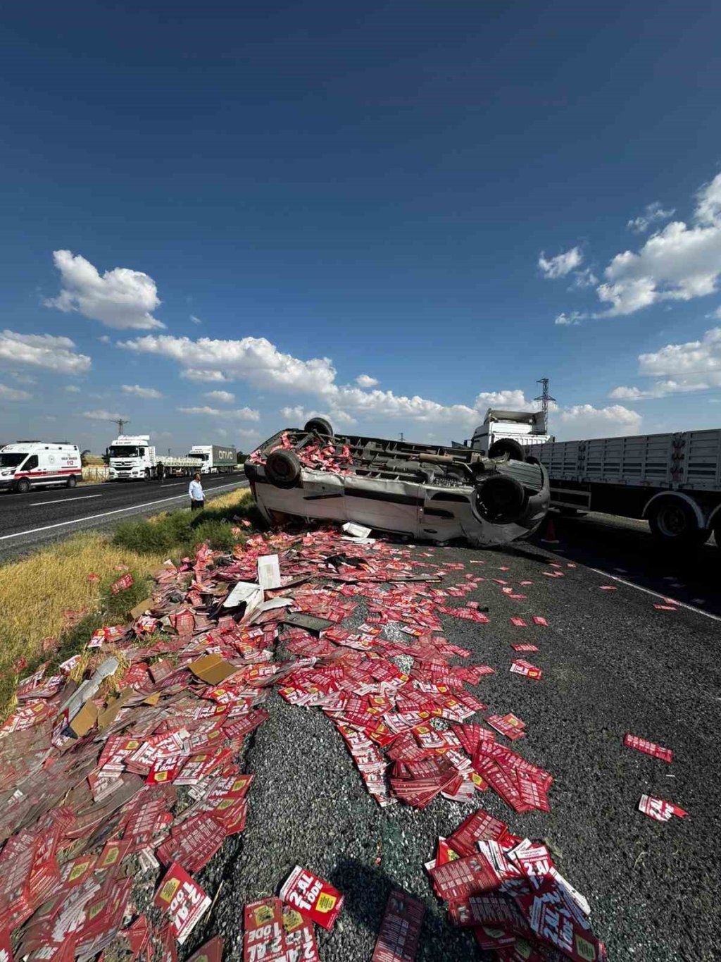 Konya’da minibüs takla attı!