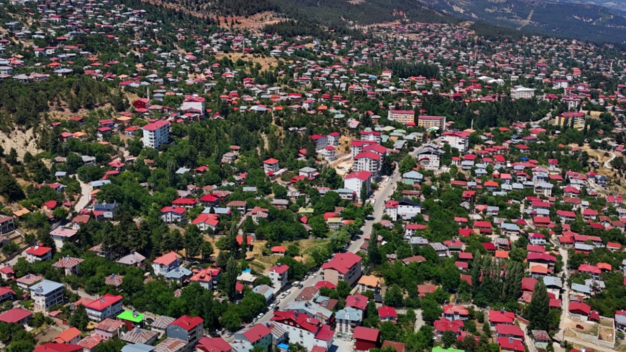 20 bin kişinin yaşadığı yaylada, sıcak nedeniyle nüfus 450 bine ulaştı