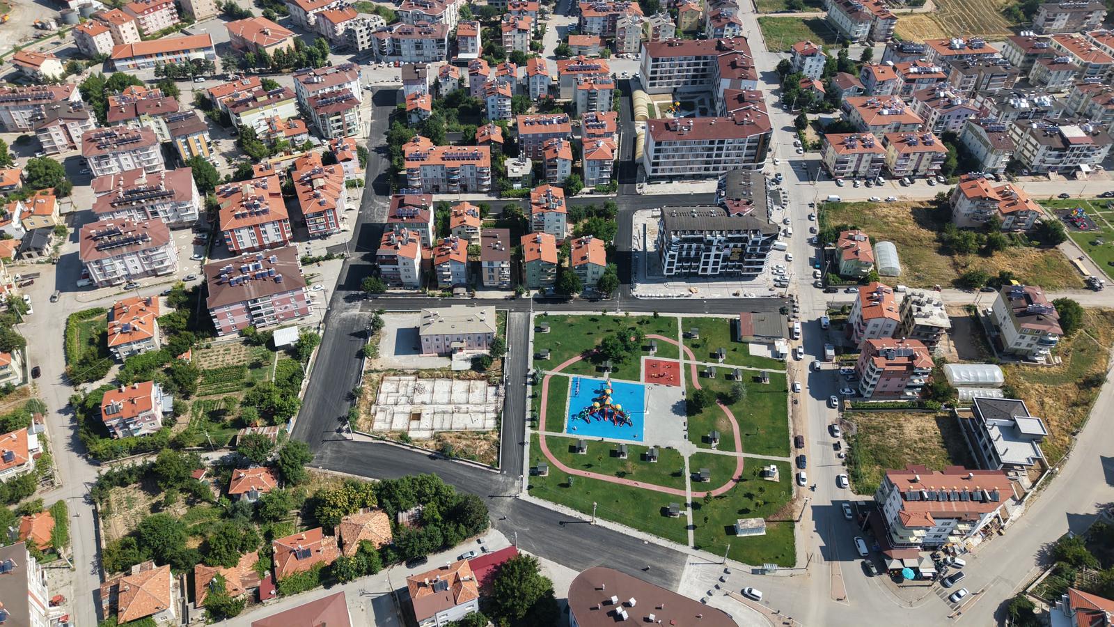 Konya'nın ilçesinde sıcak asfalt çalışması sürüyor