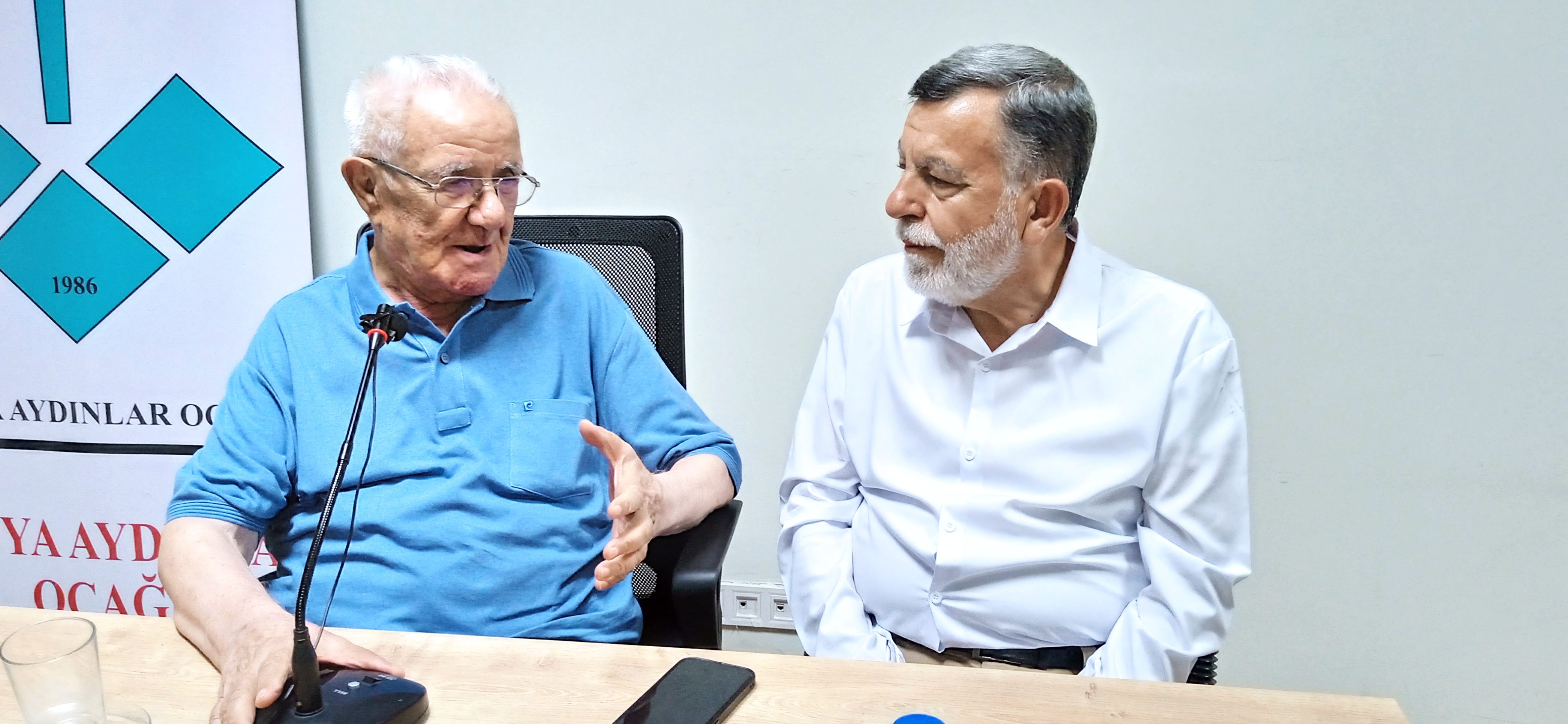 Ünlü ressam Konya Aydınlar Ocağı'na konuk oldu